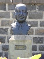 Ziya Gökalp Büstü.jpg